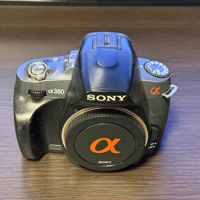 Aparat DSLR Sony A380, dwa obiektywy, filtry, ładowarka, pilot