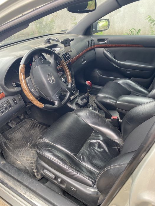Toyota  Avensis 2003