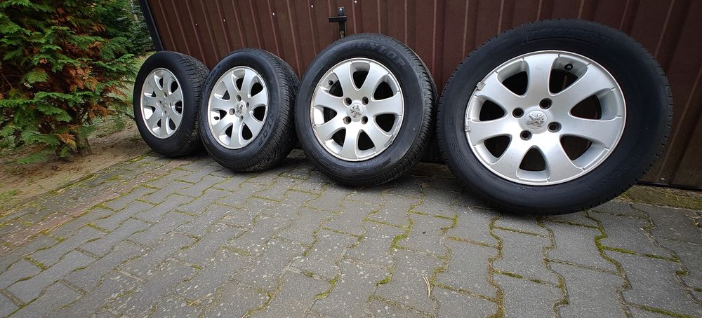 Felgi aluminiowe  (  r15     ) Peugeot  307 /2006