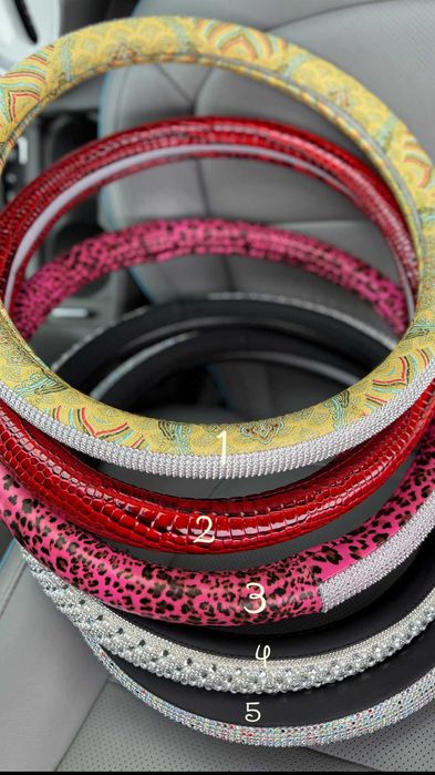Чехол на кермо руль.  Жіночий чохол на кермо зі стразами.