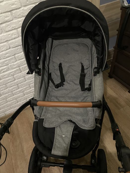 Продам дитячу коляску (2 в 1) люлька+ прогулянкова