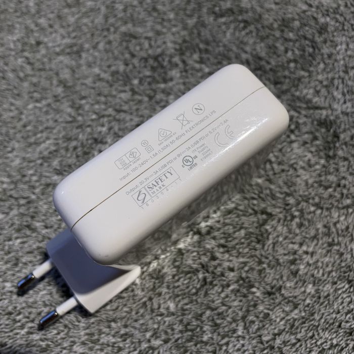 Адаптер Apple USB-C 61w A1718