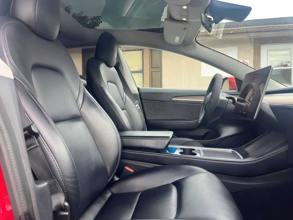 Tesla Model 3 Long Range      2022