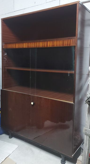 Вінтажна шафа в хорошому стані