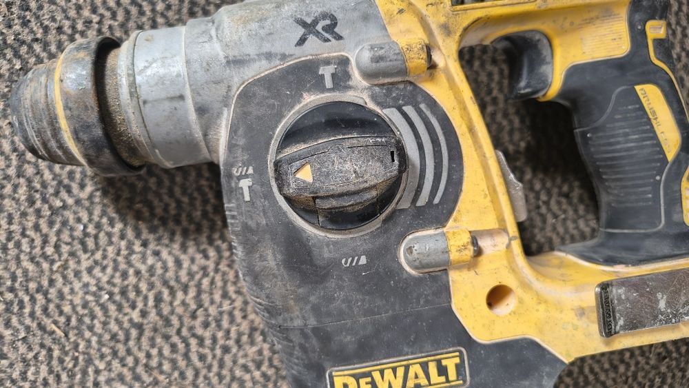 Wiertarka udarowa DeWalt DCH273