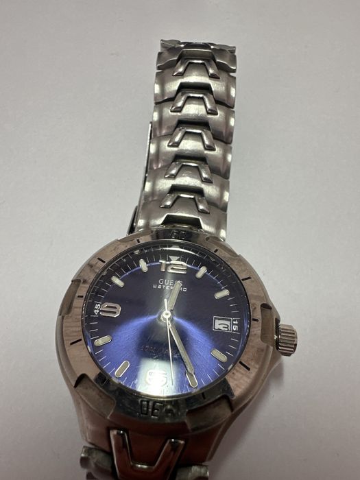 GUESS Waterpro классические кварцевые часы на стальном браслете.