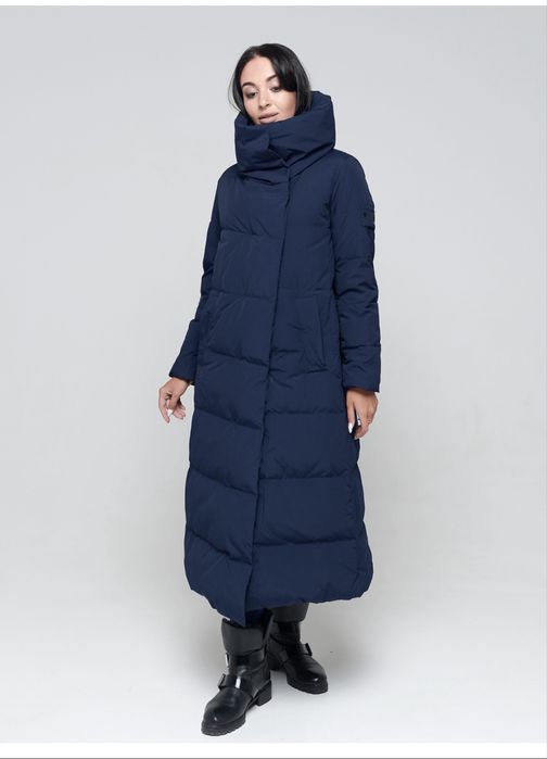 Пуховик жіночий довгий з високим коміром Темно-синій