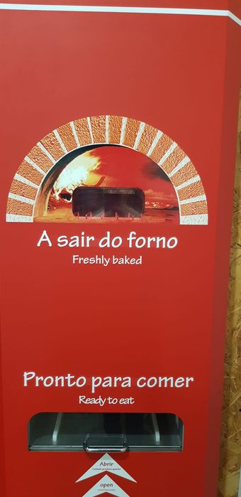 Máquina autónoma para venda de pizzas