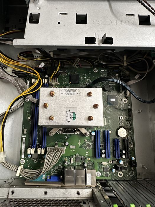 Fujitsu Primergy TX1330 M3 + XEON E3-1220V6 Komputer serwer