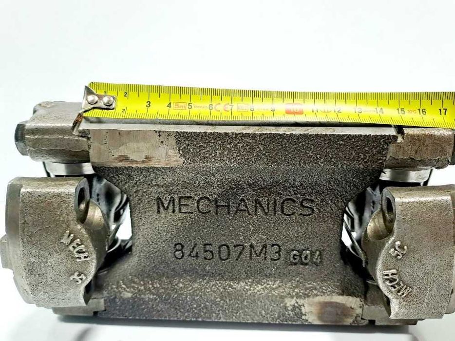 Wałek łączący John Deere RE163520 org.