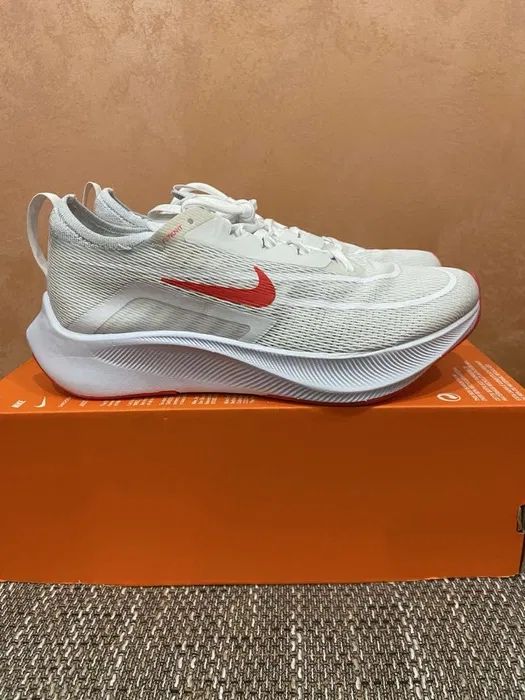 Оригінальні кроссовки Nike Zoom Fly 4 CT2392-006