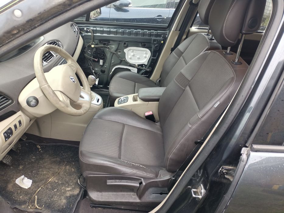Fotele Renault Grand Scenic 3 komplet foteli boczki tapicerka brązowe