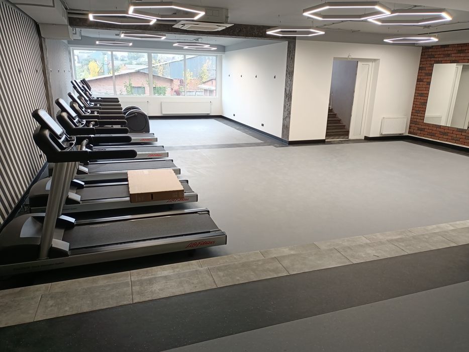 Монтаж напольних покриттів