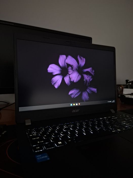 Laptop Acer TravelMate p215-53 + oryginalny zasilacz