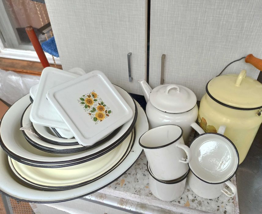 Набор эмалированной посуды, 21 предмет