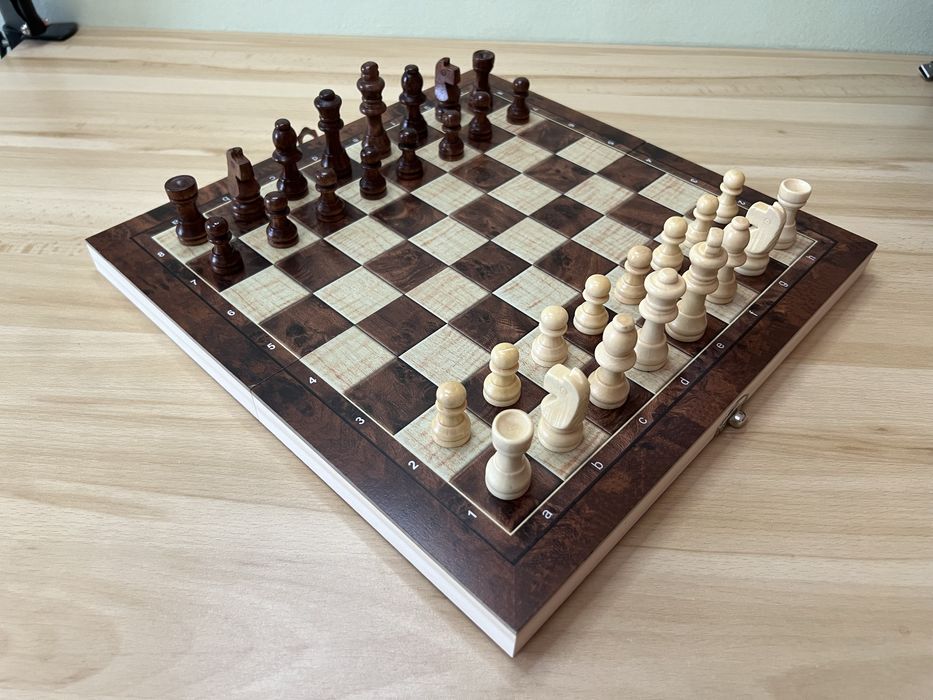 Szachy, warcaby, backgammon (3w1) - 24×24cm
