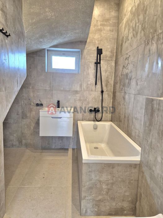 Таунхаус з ремонтом, с.Нові Петрівці, Київська обл.