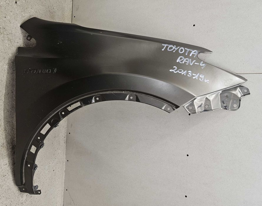 Toyota RAV4 błotnik przód przedni prawy 13-19r.