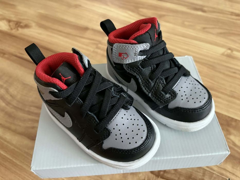 Buty dziecięce Nike Jordan rozmiar 21