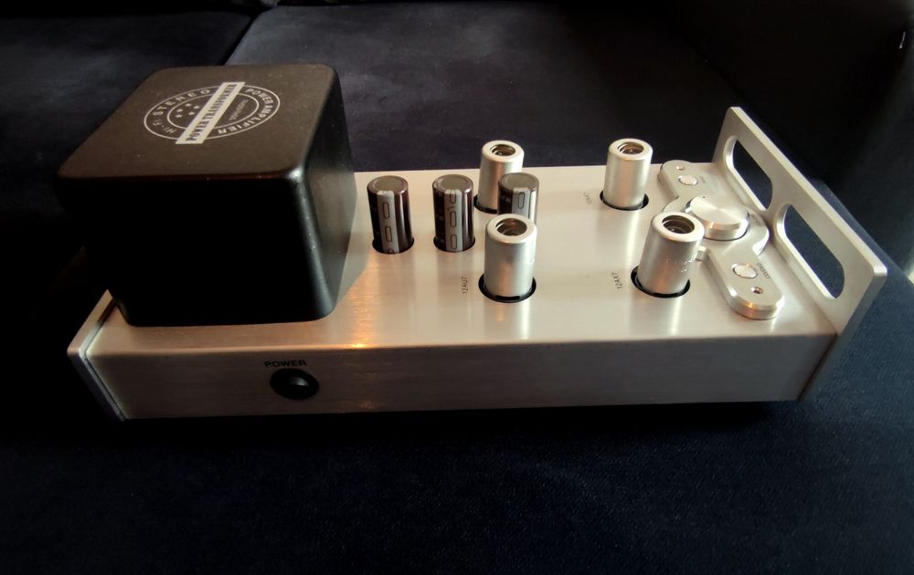 Lampowy przedwzmacniacz gramofonowy / liniowy Yaqlin MS-12B