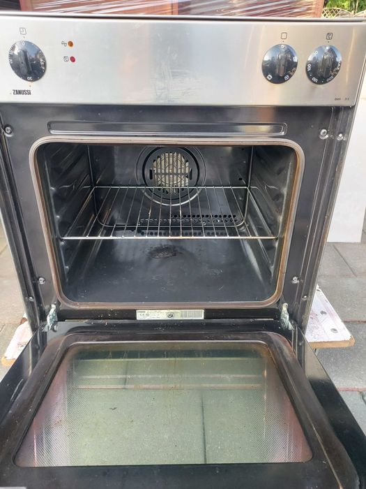 Piekarnik do zabudowy pod zabudowę Zanussi