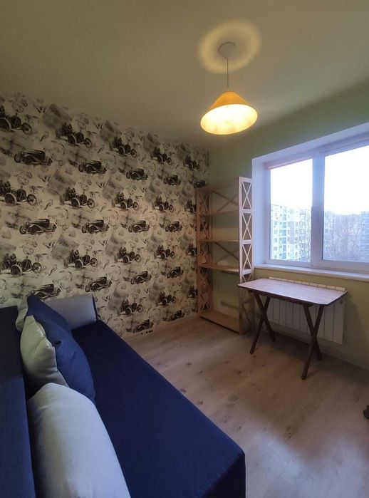 Продам чотирикімнатну квартиру з видом на набережну