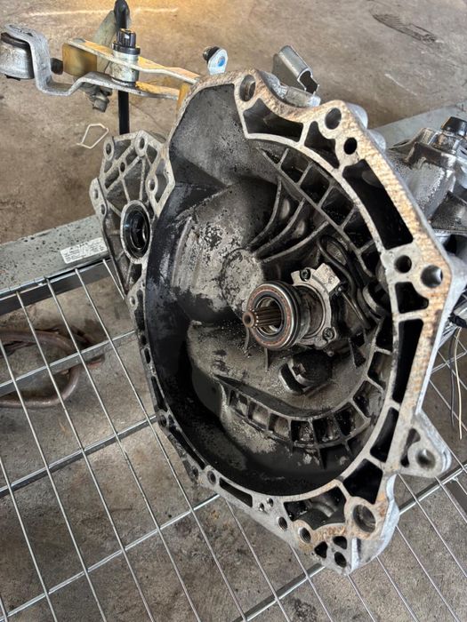 Skrzynia biegów manual Opel astra H III zafira vectra F17C394 1.6 1.8