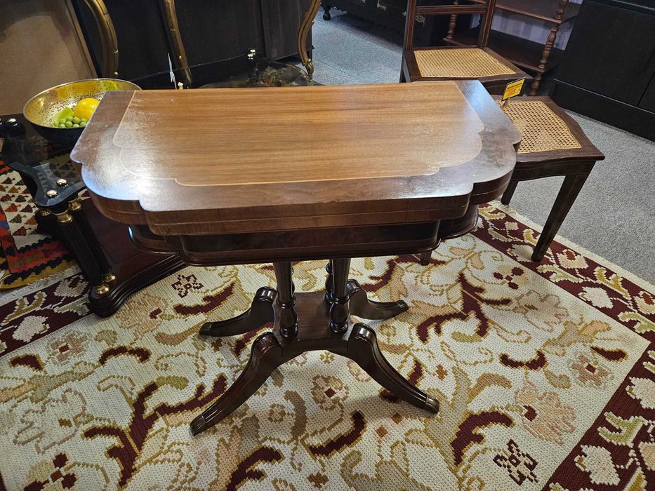 Mesa de jogo antiga totalmente restaurada