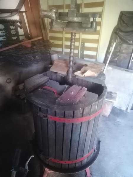 Prensa de uvas 180 x 80 e aperta 450 kl