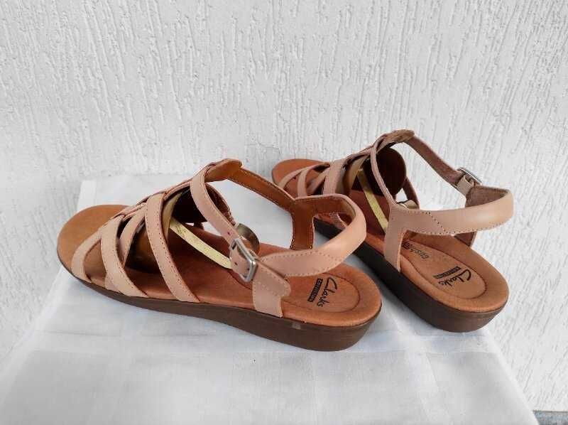 Босоножки кожанние Clarks collection cushion soft р.41-41.5