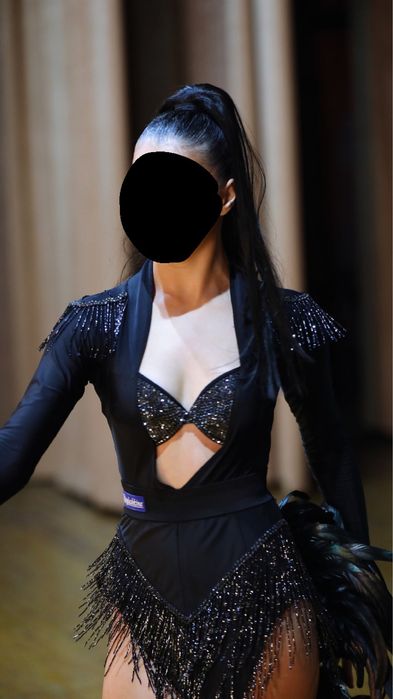 Сукня для бальних танців. Латино-американська програма