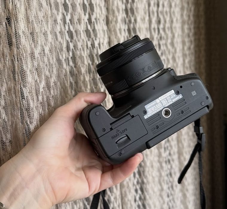 Canon EOS 760D + 50mm f/1.8 STM | 24.2 МП | Wi-Fi | Поворотний екран