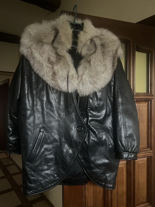 Шкіряна куртка з натуральним хутром