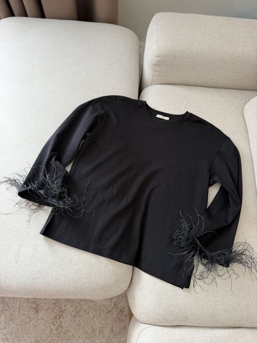 Лонгслів з пірʼям FASHIONINSTA. Розмір Л