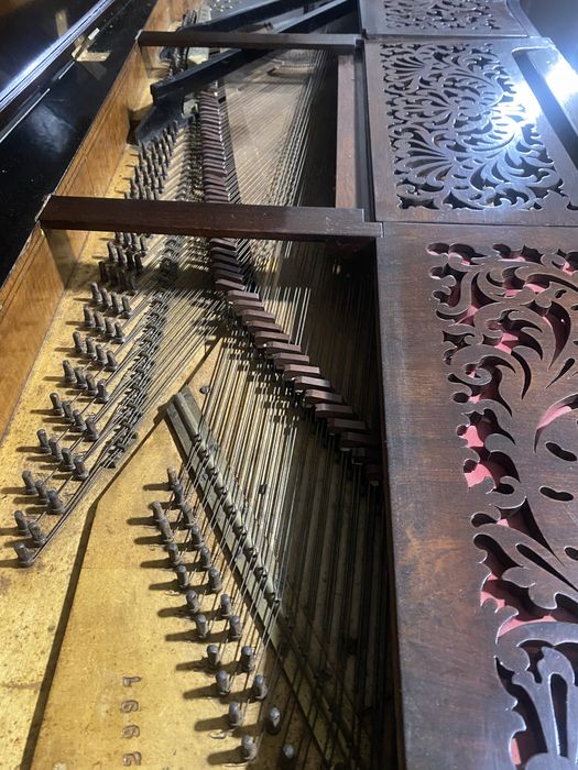 Vendo piano mesa antigo