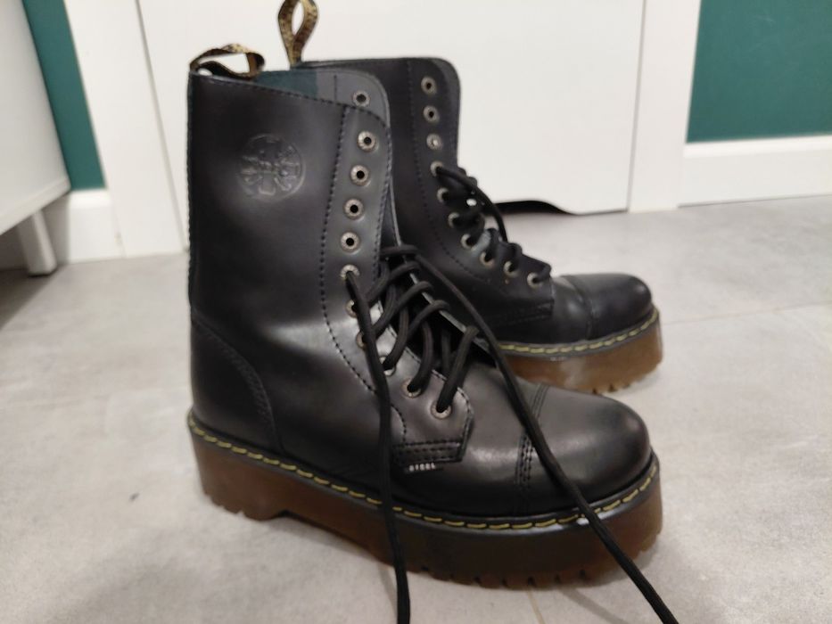 Glany STEEL - BLACK (10-dziurkowe) ALESSIA