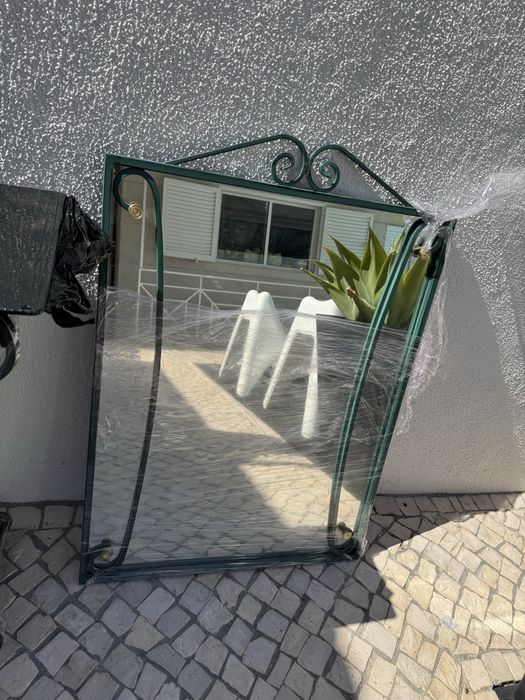 Conjunto de mesa e espelho em ferro forjado