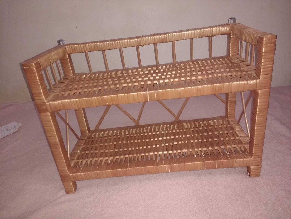 Nieduża półka jak nowa stojąca lub wisząca