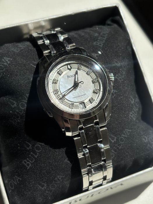 Bulova годинник з діамантами