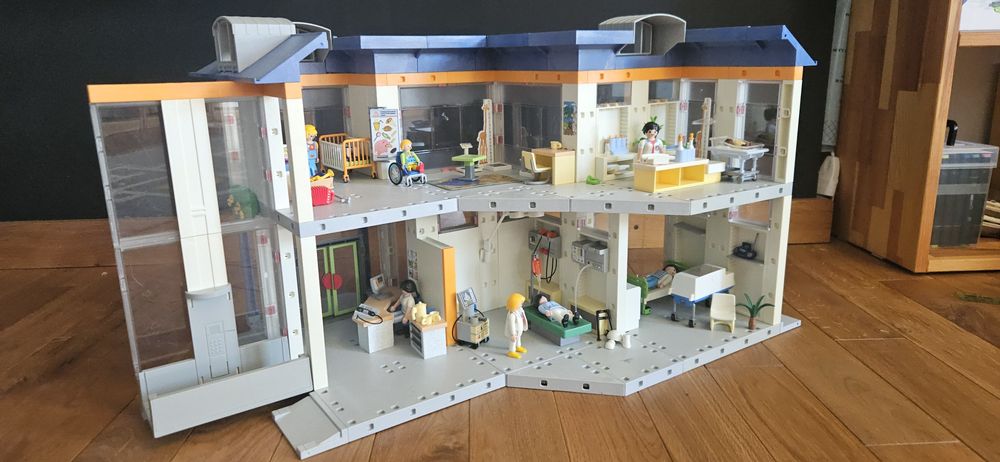Playmobil 4404 Wielki szpital z wyposażeniem