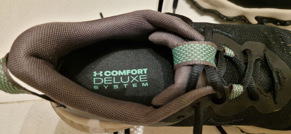 Buty Under Armour do biegania roz.42,5
(+3)
Buty męskie Under Armour U