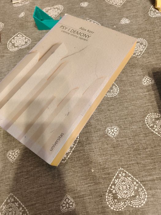 Psy i demony - Alex Kerr