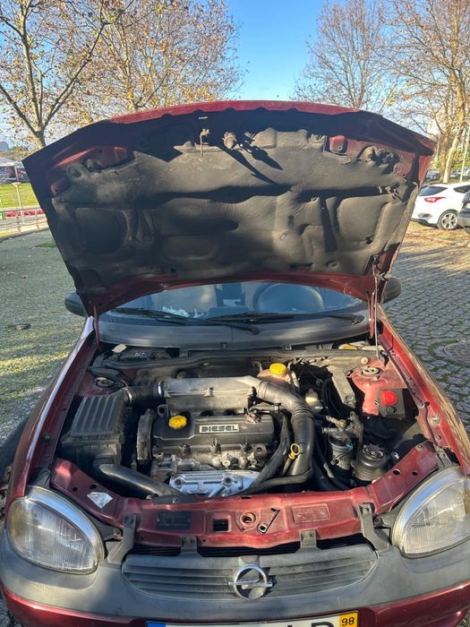 Opel corsa bourdout,diesel;usado como novo