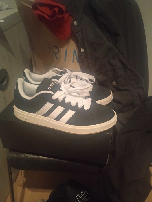 Adidas Court base 00s