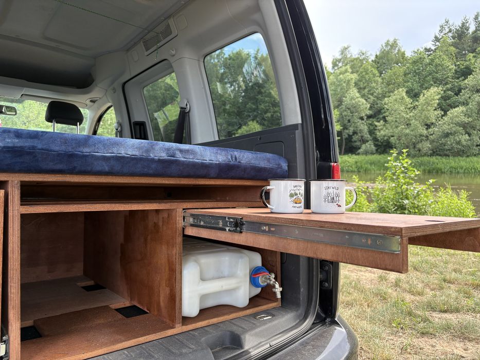 Zabudowa kamperowa Caddy, Kangoo, Berlingo, Partner, markiza, namiot Brunner, lodówka Dometic