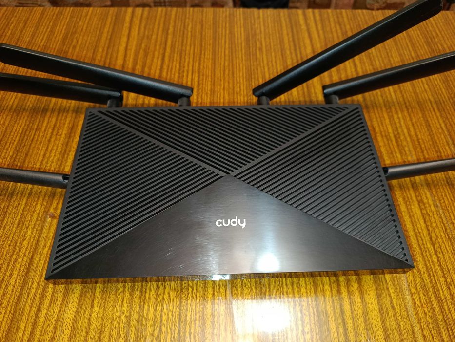 4G LTE Cat18 роутер Cudy LT18 для мобильного интернета на 2 сим-карты