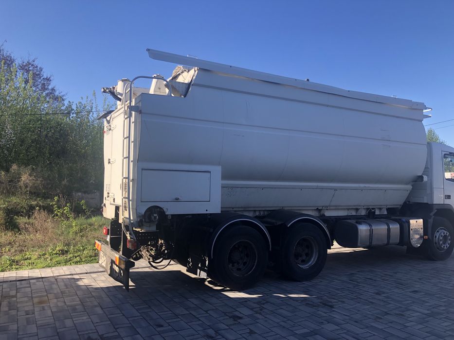 Бункер кормовоз . ..