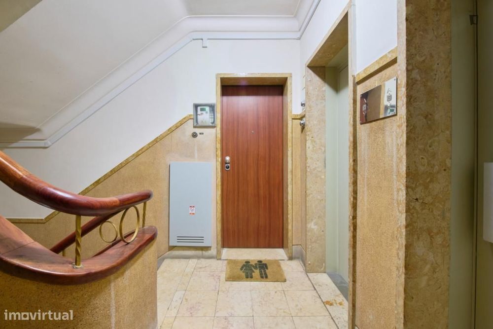 Quarto - localizado em Roma-Areeiro Lisbon