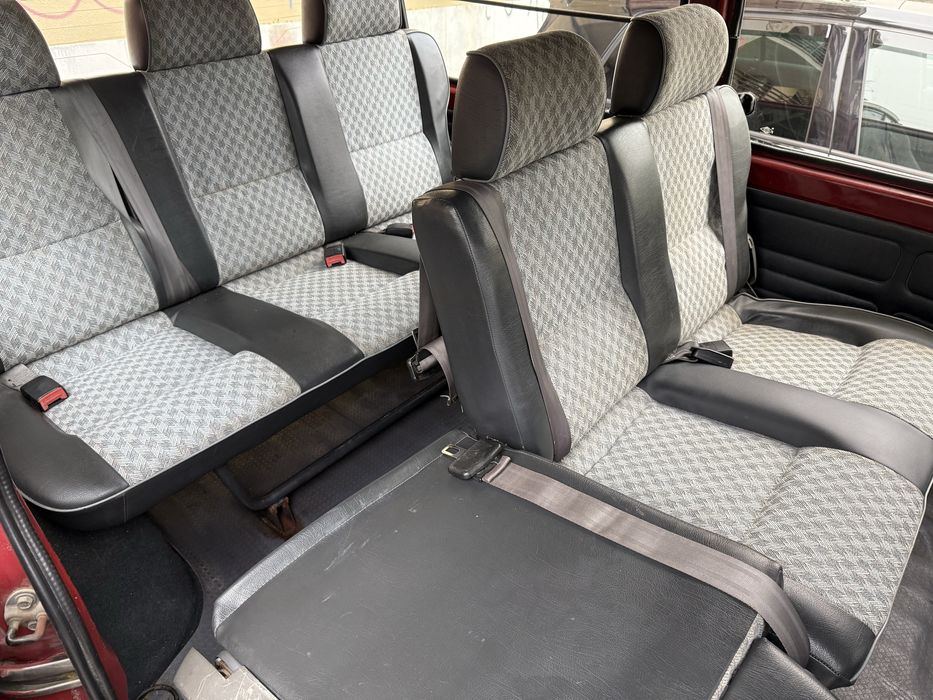 Mitsubishi L300 9 lugares