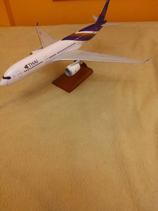 Bardzo duży model samolotu pasażerskiego Airbus